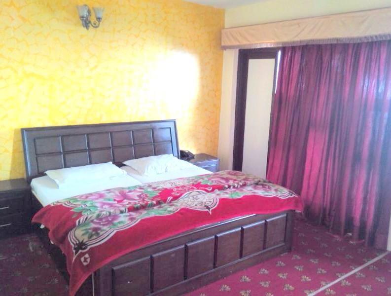 Hotel Bombay Palace Dalhousie Buitenkant foto