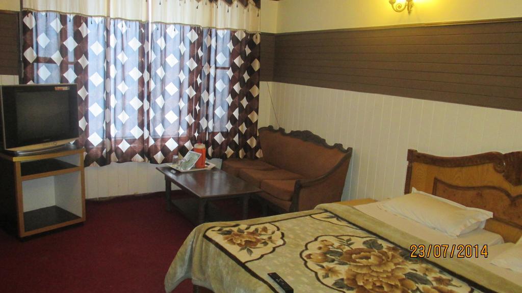 Hotel Bombay Palace Dalhousie Kamer foto