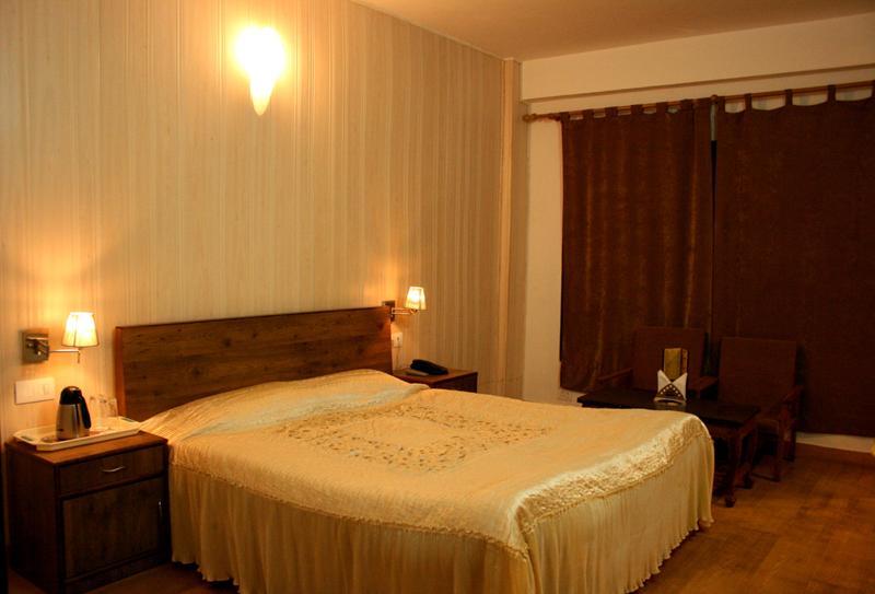 Hotel Bombay Palace Dalhousie Kamer foto