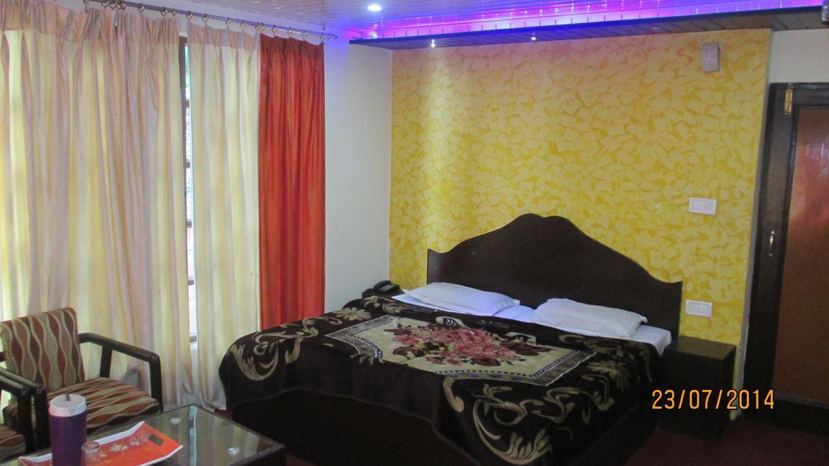 Hotel Bombay Palace Dalhousie Buitenkant foto