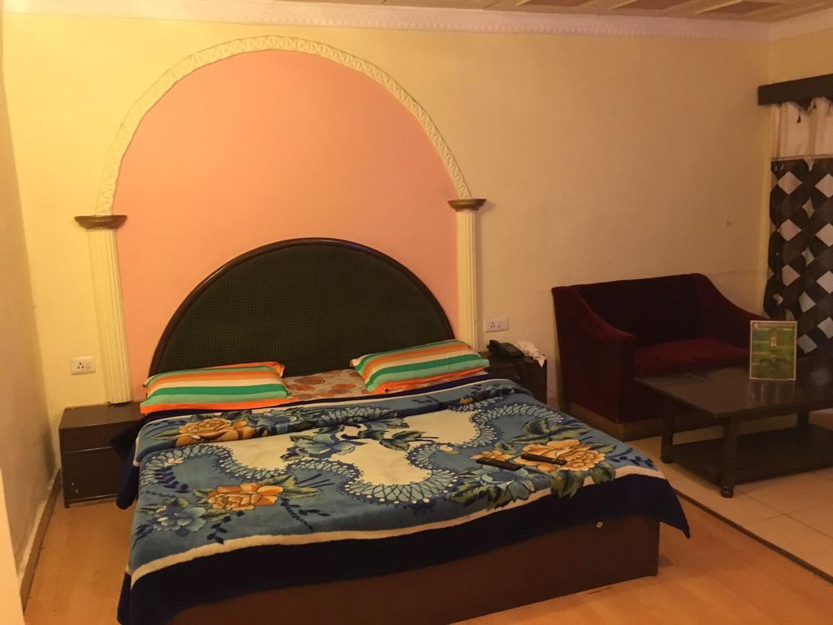 Hotel Bombay Palace Dalhousie Buitenkant foto