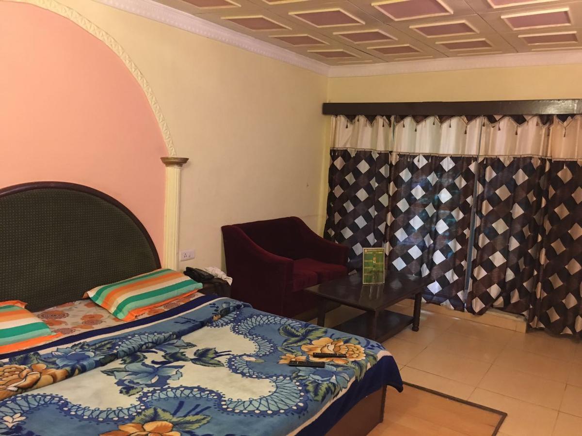 Hotel Bombay Palace Dalhousie Buitenkant foto